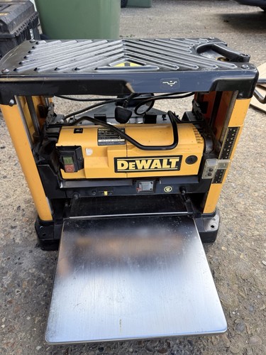 Dewalt dw733 240v planer - dewalt, /