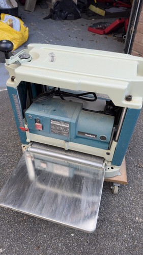 Makita 2012nb portable planer - 2012nb,